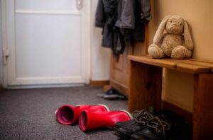 Lęk separacyjny u dziecka: kiedy się pojawia i jak go łagodzić