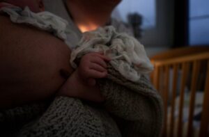 Skoki rozwojowe u niemowląt: kalendarz i objawy